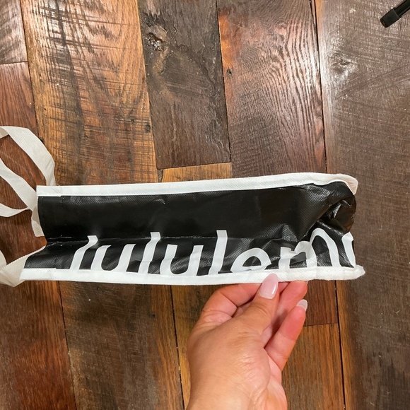 Lululemon White Reusable Tote Bag – Everyday Logo Shopper - Picture 4 of 5
